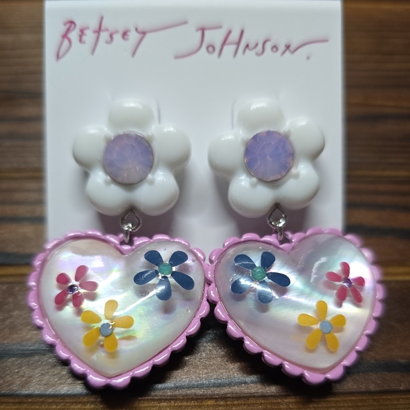 Betsey Johnson Flower Drop Earrings! - Picture 9 of 16